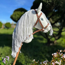 White hobby horse Snow Pearl. Size M