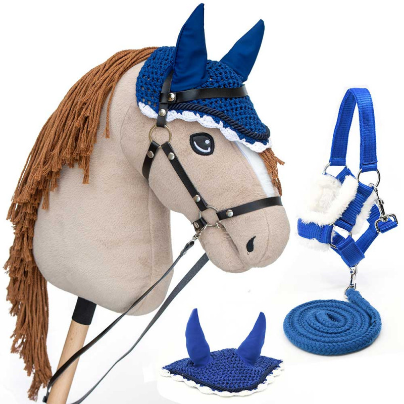 Hobby Horse A3 avec Filet, licol et bonnet bleu - Perlino Hobby Horse A3 avec Filet, licol et bonnet bleu - Perlino