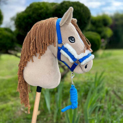Hobby Horse A3 avec Filet, licol et bonnet bleu - Perlino