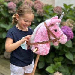 Cheval bâton licorne rose en peluche