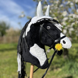 Hobby Horse Pie Noir avec bonnet blanc