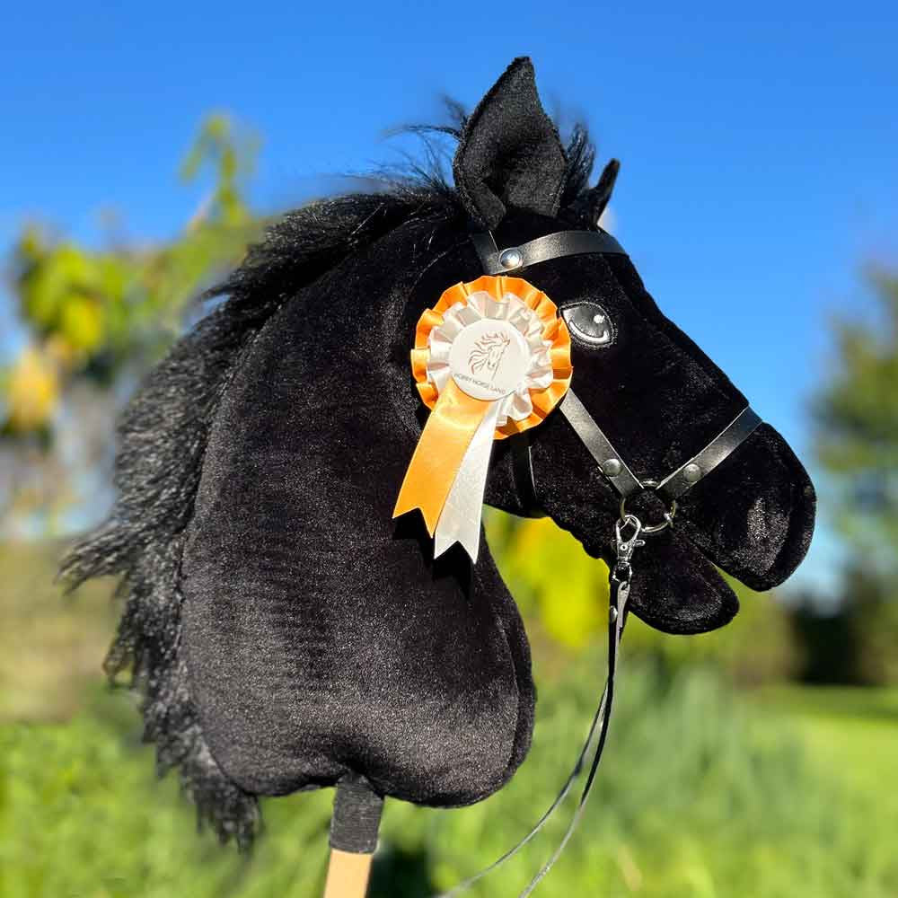 Hobby Horse Stormy Noir pur sang avec filet, rênes et mors - Taille A3
