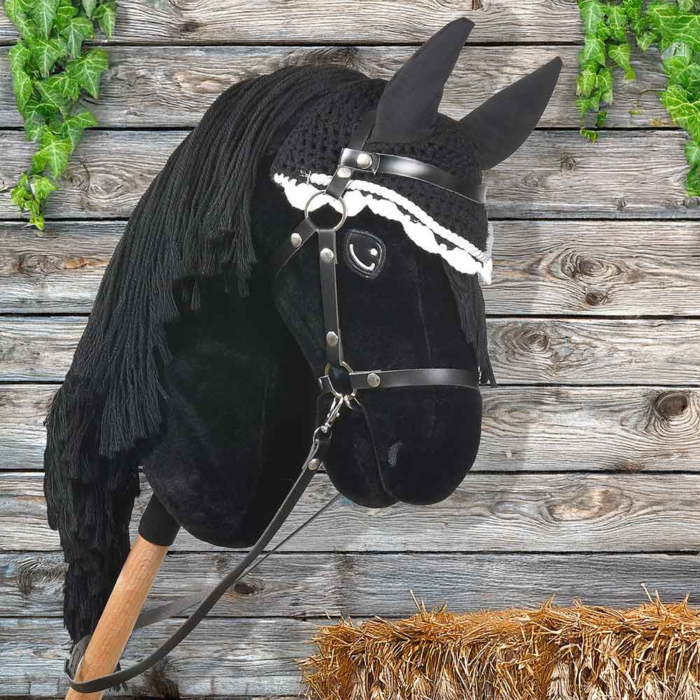 Ensemble Complet Filet Licol Longe Hobby Horse Frison Noir A3 Black Star - Ensemble Complet Avec Filet, Licol, Longe Et Bonnet Blanc Ensemble Complet Filet Licol Longe Hobby Horse Frison Noir A3 Black Star - Ensemble Complet Avec Filet, Licol, Longe Et Bonnet Blanc