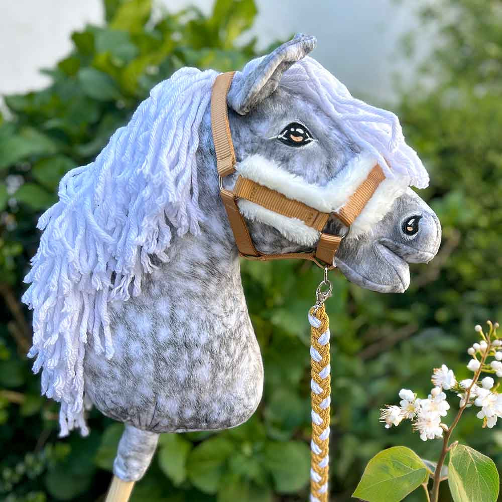 Hobby Horse réaliste "Argento" gris pommelé + licol doré et longe