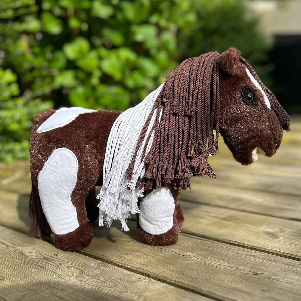Cheval poney en peluche Pie bai - HKM