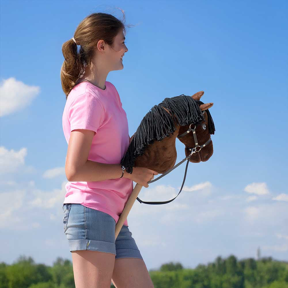 Hobby Horse Jump Star bai marron crins noirs avec filet, rênes et mors - Taille A3