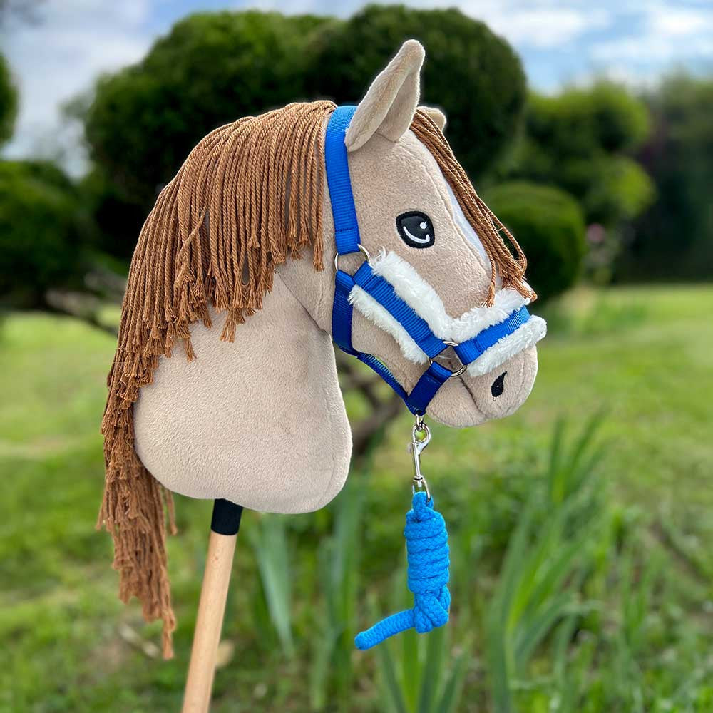 Hobby Horse A3 avec Filet, licol et bonnet bleu - Perlino