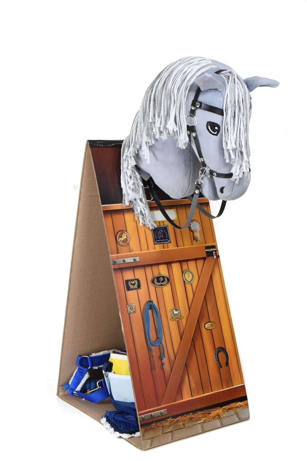 Box en carton pour Hobby Horse  – Crée ta propre mini écurie à la maison