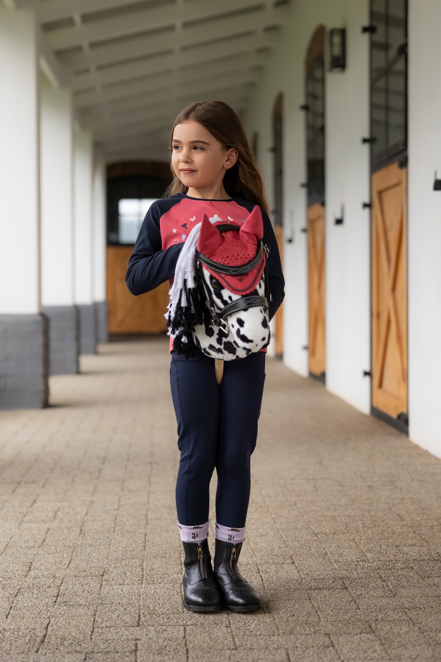 Hobby Horse bonnet cranberry by LeMieux