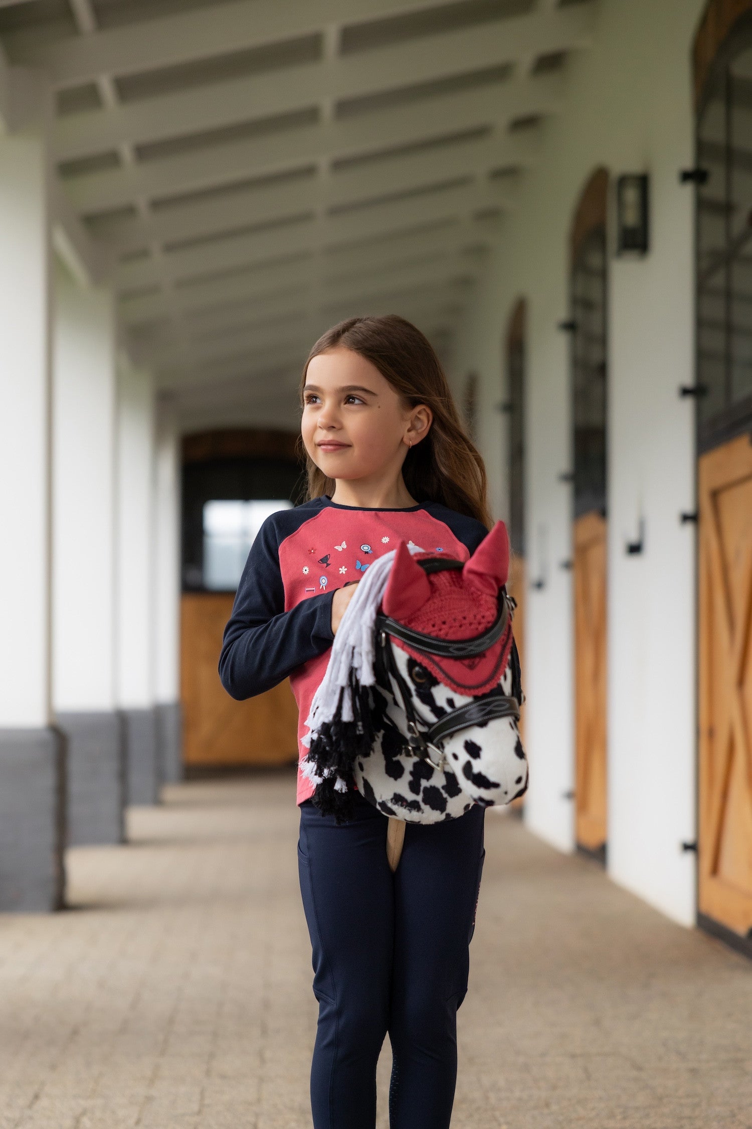 Hobby Horse bonnet cranberry by LeMieux