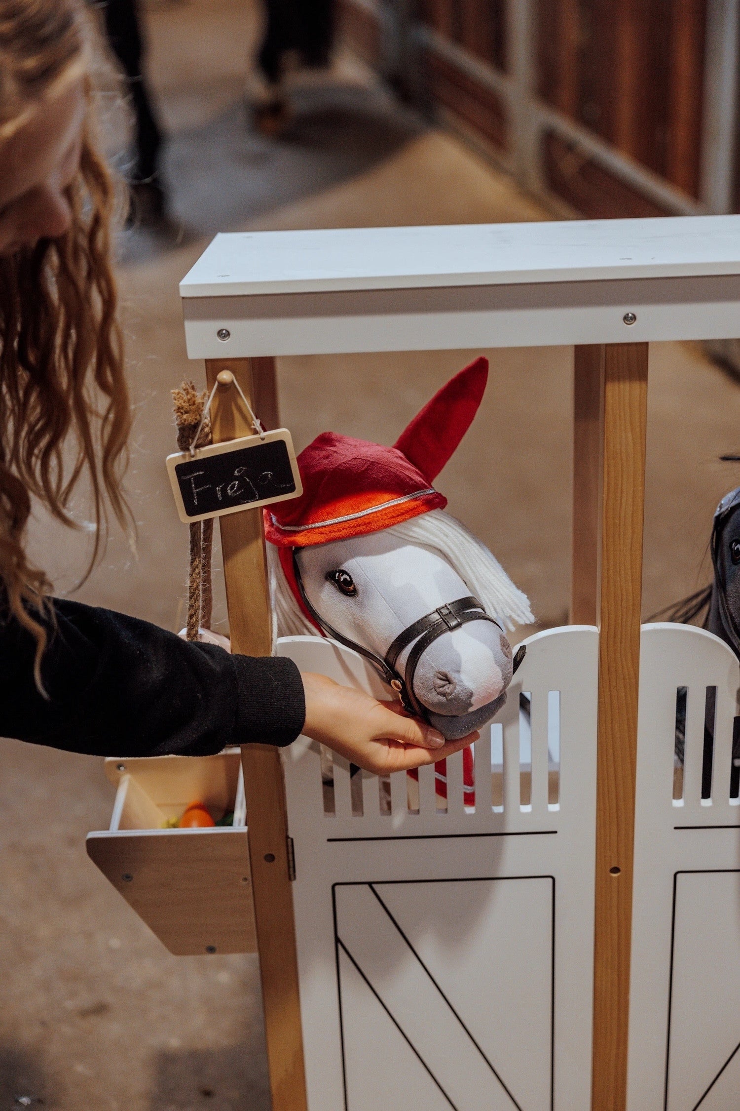 Show set red By Astrup