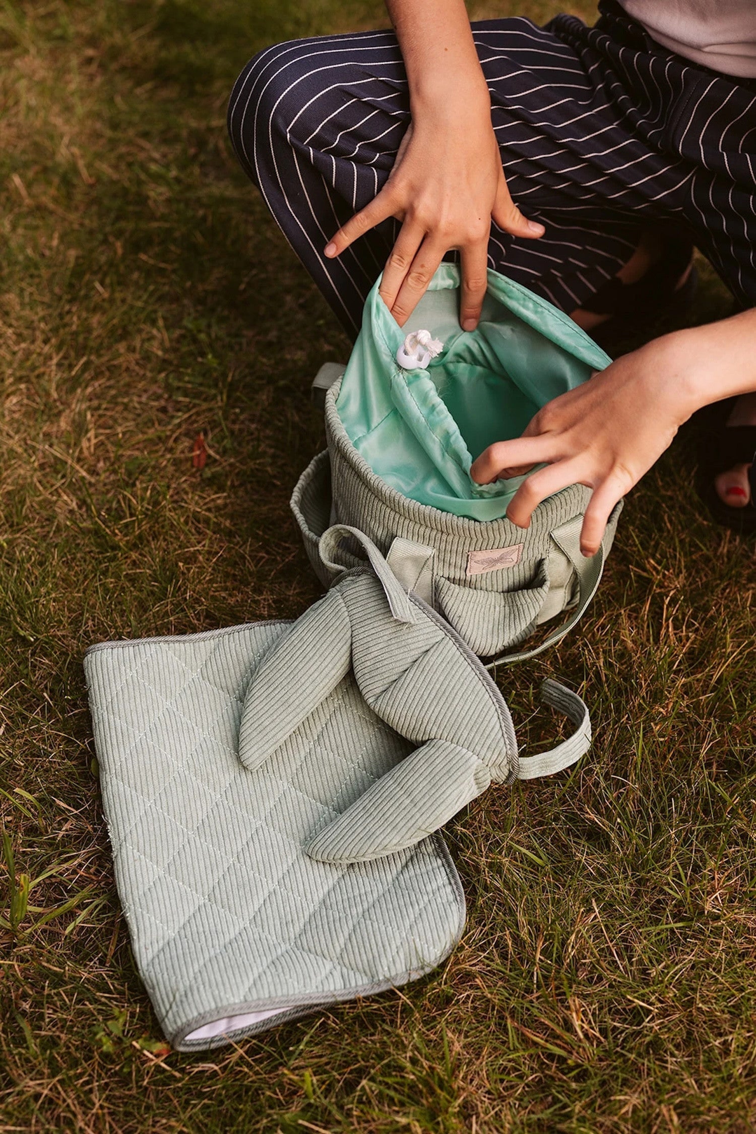 Saddle pad and bonnet green By Astrup